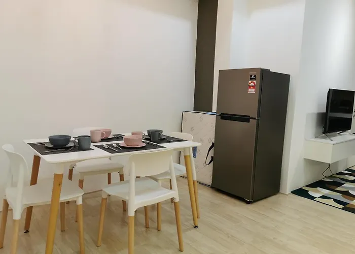 Revo At Aurora Place, Pavilion 2, 5 Minutes To Axiata Arena Bukit Jalil Free Wifi By De Harlequins Guesthouse
