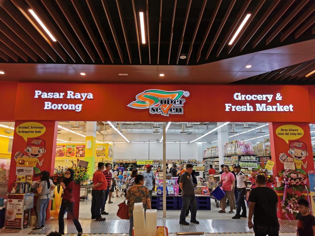 Revo At Aurora Place: Pavilion 2 Near Axiata Arena Apartment *