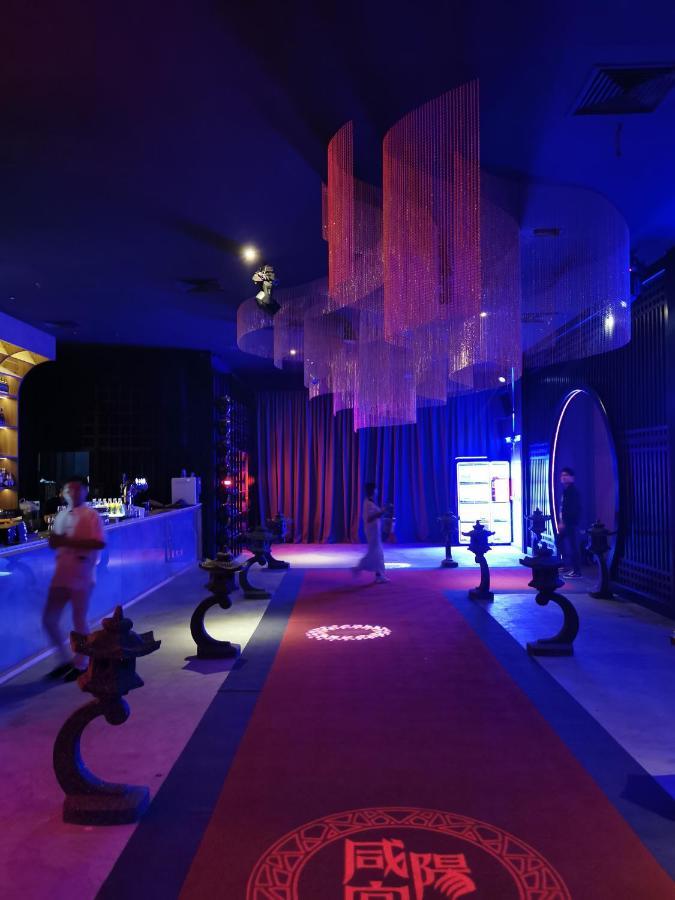 Apartment Revo At Aurora Place: Pavilion 2 Near Axiata Arena *