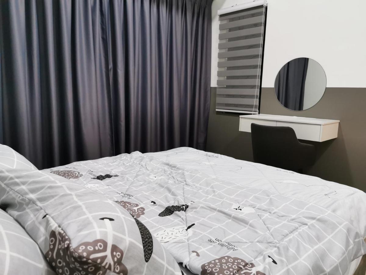 Revo At Aurora Place: Pavilion 2 Near Axiata Arena Apartment *