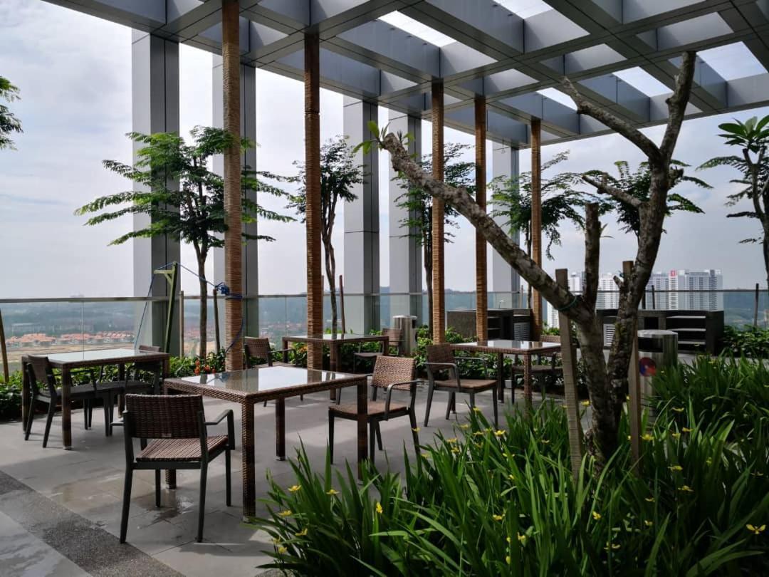 Revo At Aurora Place: Pavilion 2 Near Axiata Arena * Kuala Lumpur