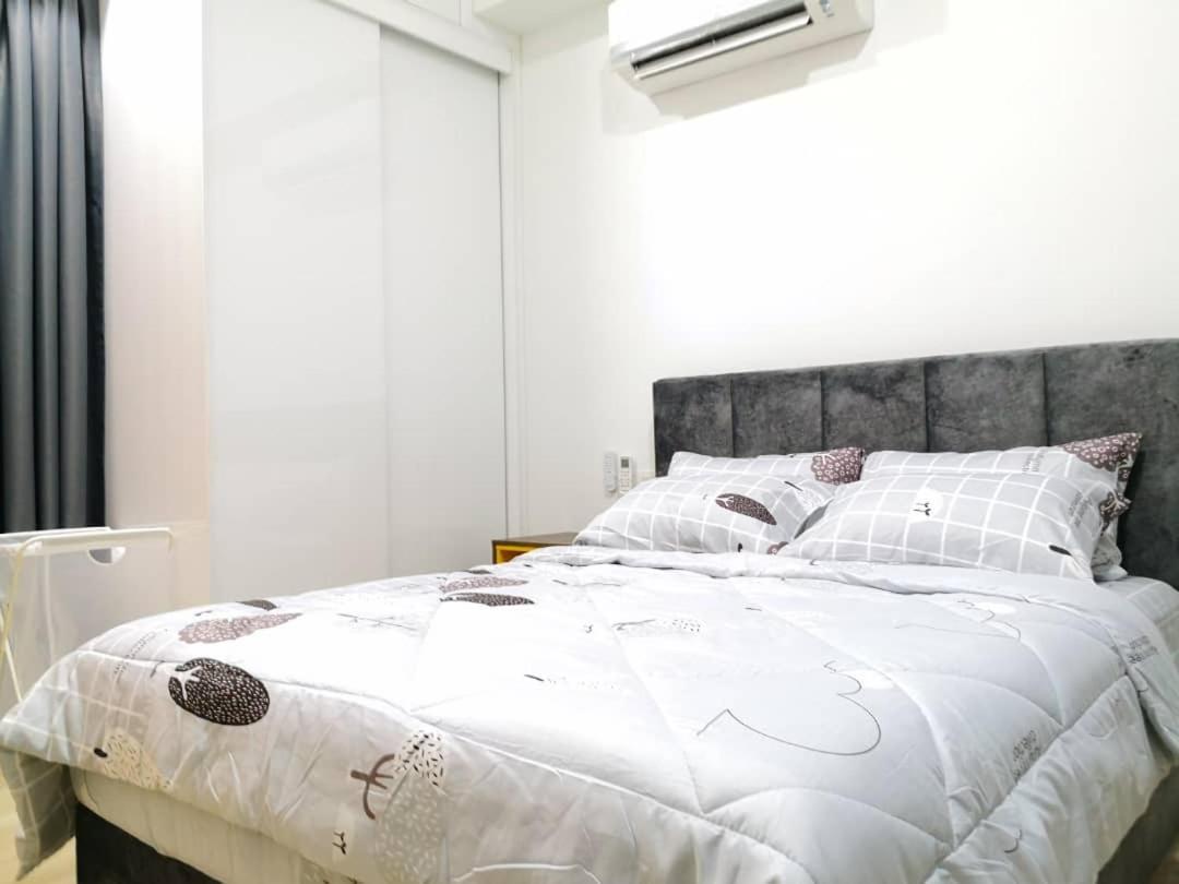 Revo At Aurora Place: Pavilion 2 Near Axiata Arena Kuala Lumpur