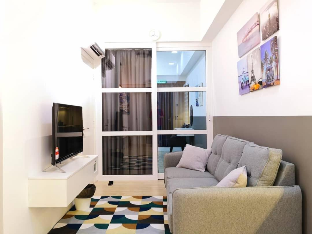 Revo At Aurora Place: Pavilion 2 Near Axiata Arena * Kuala Lumpur