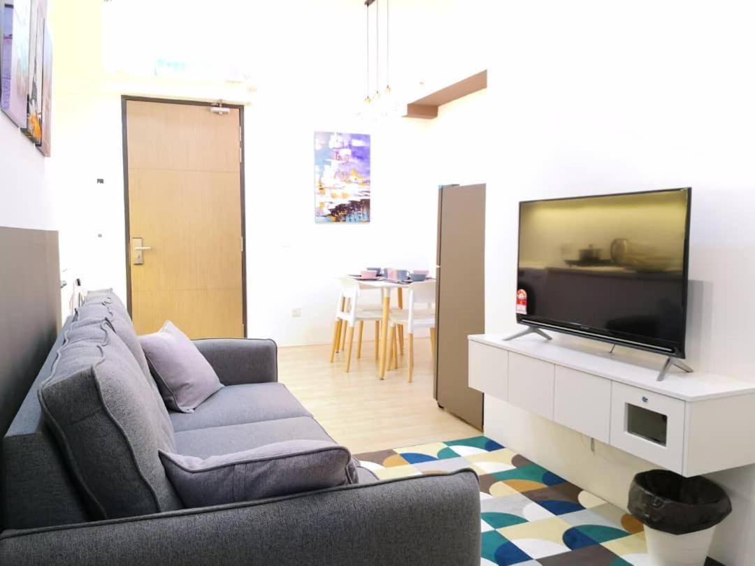Revo At Aurora Place: Pavilion 2 Near Axiata Arena Kuala Lumpur