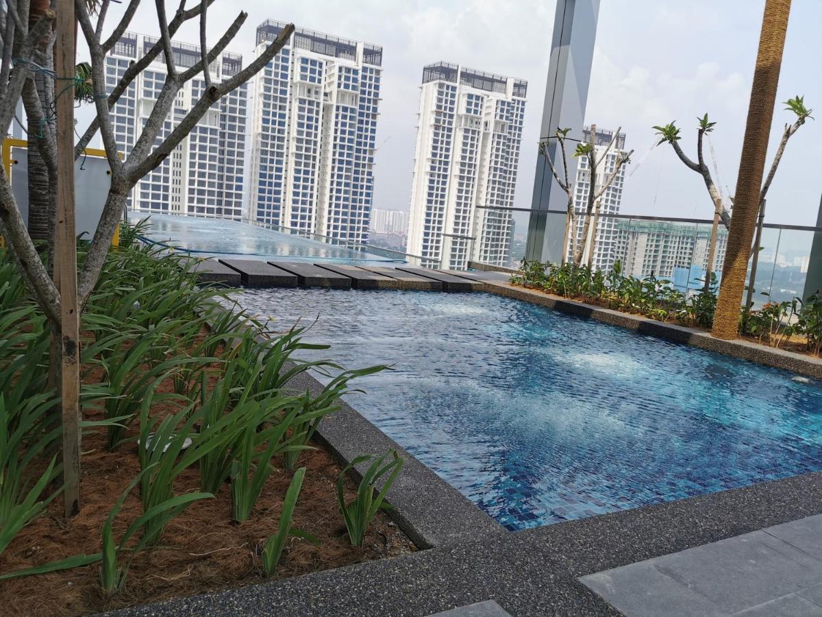 Revo At Aurora Place: Pavilion 2 Near Axiata Arena