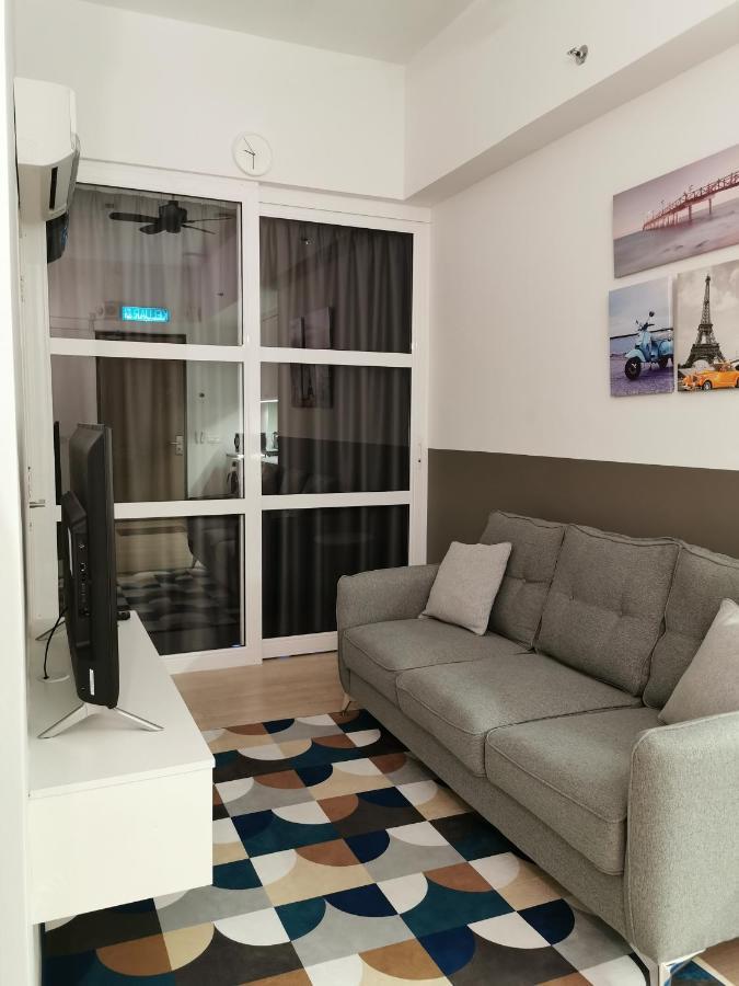 Pangsapuri Revo At Aurora Place, Pavilion 2, 5 Minutes To Axiata Arena Bukit Jalil Free Wifi By De Harlequins Kuala Lumpur