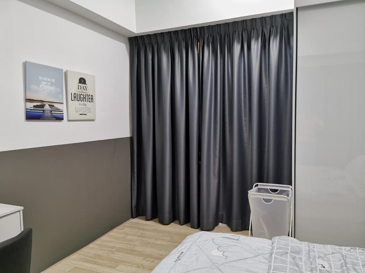 Revo At Aurora Place, Pavilion 2, 5 Minutes To Axiata Arena Bukit Jalil Free Wifi By De Harlequins Pangsapuri *