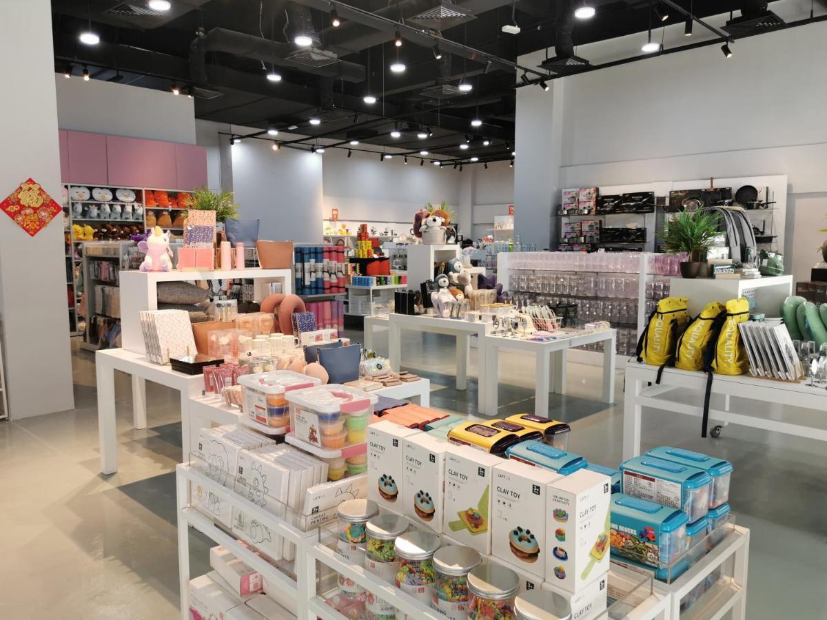 Pangsapuri Revo At Aurora Place, Pavilion 2, 5 Minutes To Axiata Arena Bukit Jalil Free Wifi By De Harlequins