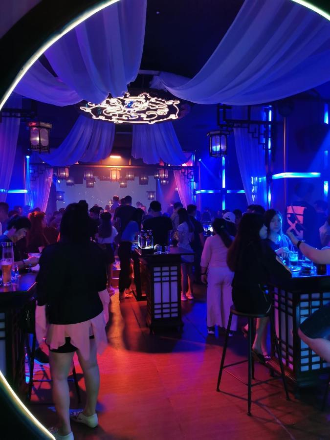 Revo At Aurora Place, Pavilion 2, 5 Minutes To Axiata Arena Bukit Jalil Free Wifi By De Harlequins