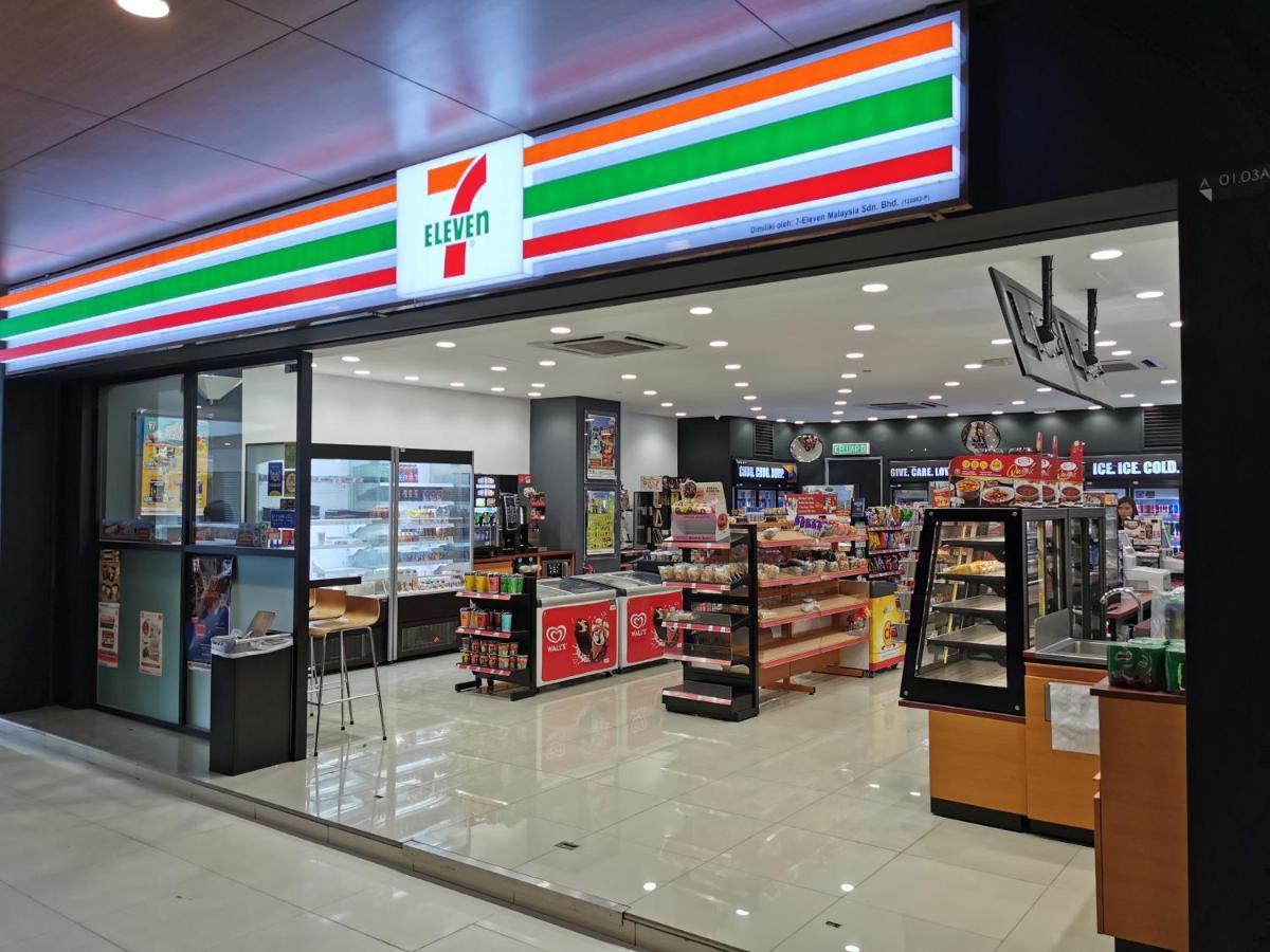 Pangsapuri Revo At Aurora Place, Pavilion 2, 5 Minutes To Axiata Arena Bukit Jalil Free Wifi By De Harlequins Kuala Lumpur