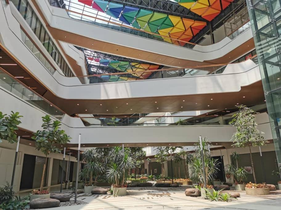 Pangsapuri Revo At Aurora Place, Pavilion 2, 5 Minutes To Axiata Arena Bukit Jalil Free Wifi By De Harlequins *