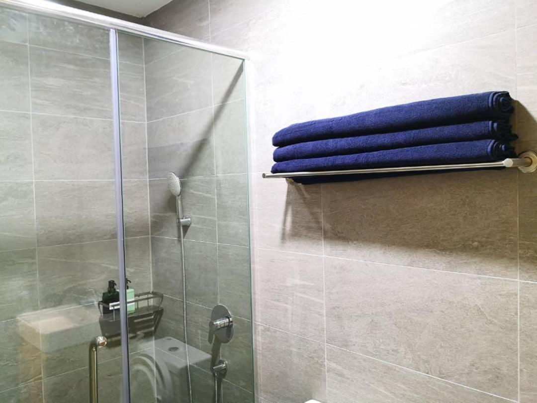 Revo At Aurora Place, Pavilion 2, 5 Minutes To Axiata Arena Bukit Jalil Free Wifi By De Harlequins Pangsapuri *
