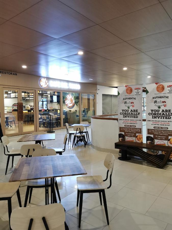 Pangsapuri Revo At Aurora Place, Pavilion 2, 5 Minutes To Axiata Arena Bukit Jalil Free Wifi By De Harlequins Kuala Lumpur